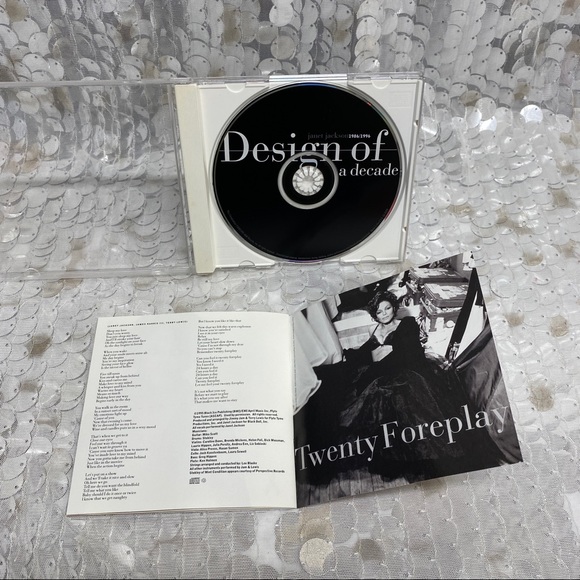 Janet Jackson - Design of a Decade: 1986–1996 - Picture 12 of 13